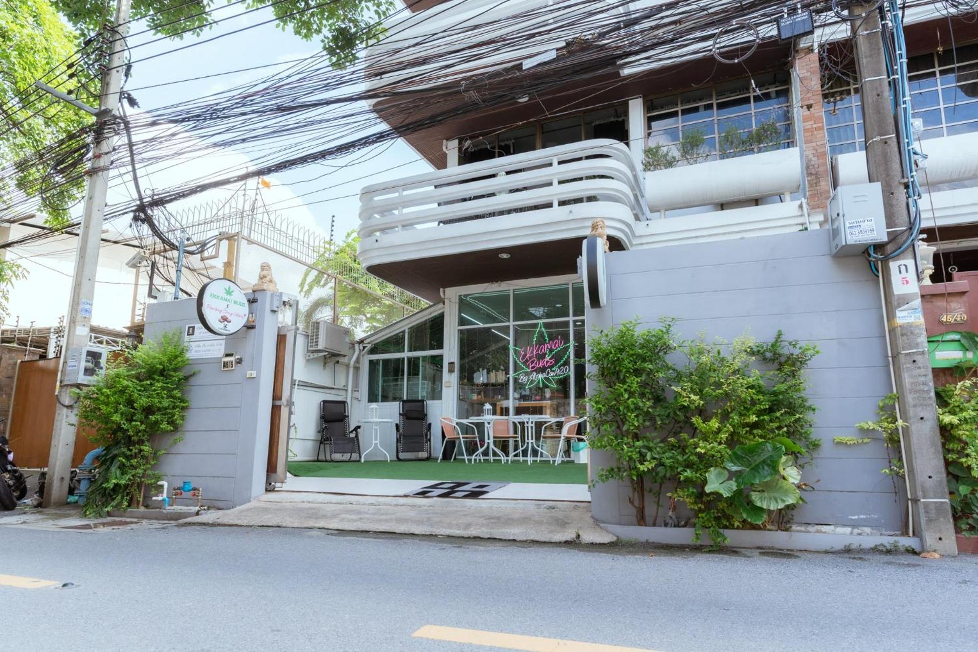 420 Hostel - Ekkamai Buds & Beds กรุงเทพมหานคร ภายนอก รูปภาพ